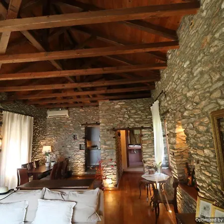 House Smaragdi Holiday home