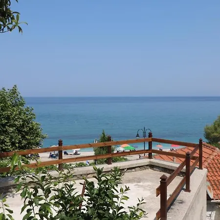 House Smaragdi Holiday home *