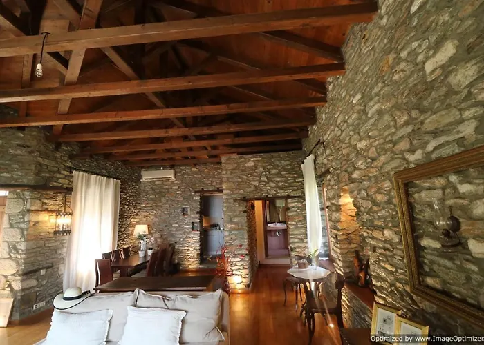 House Smaragdi Case de vacanță